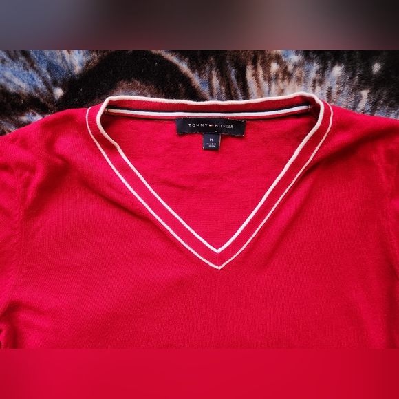 Red V-neck Tommy's Hilfiger sweater - Picture 4 of 9